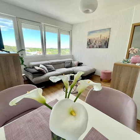 Masha With Free Parking Apartamento Pula